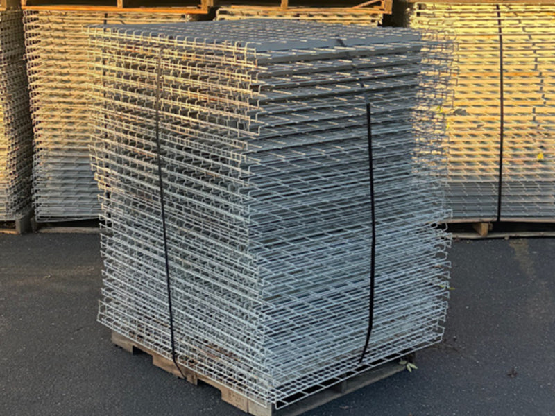 42" x 52", 4 strut waterfall